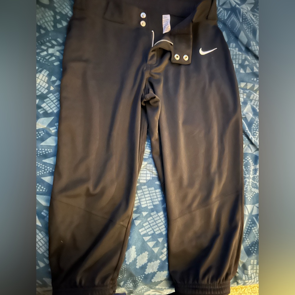 (Brand new) woman's black nike pants